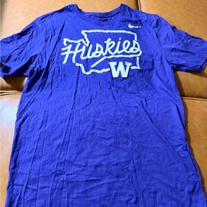 Nike Purple Tee with Washington Huskies Graphic